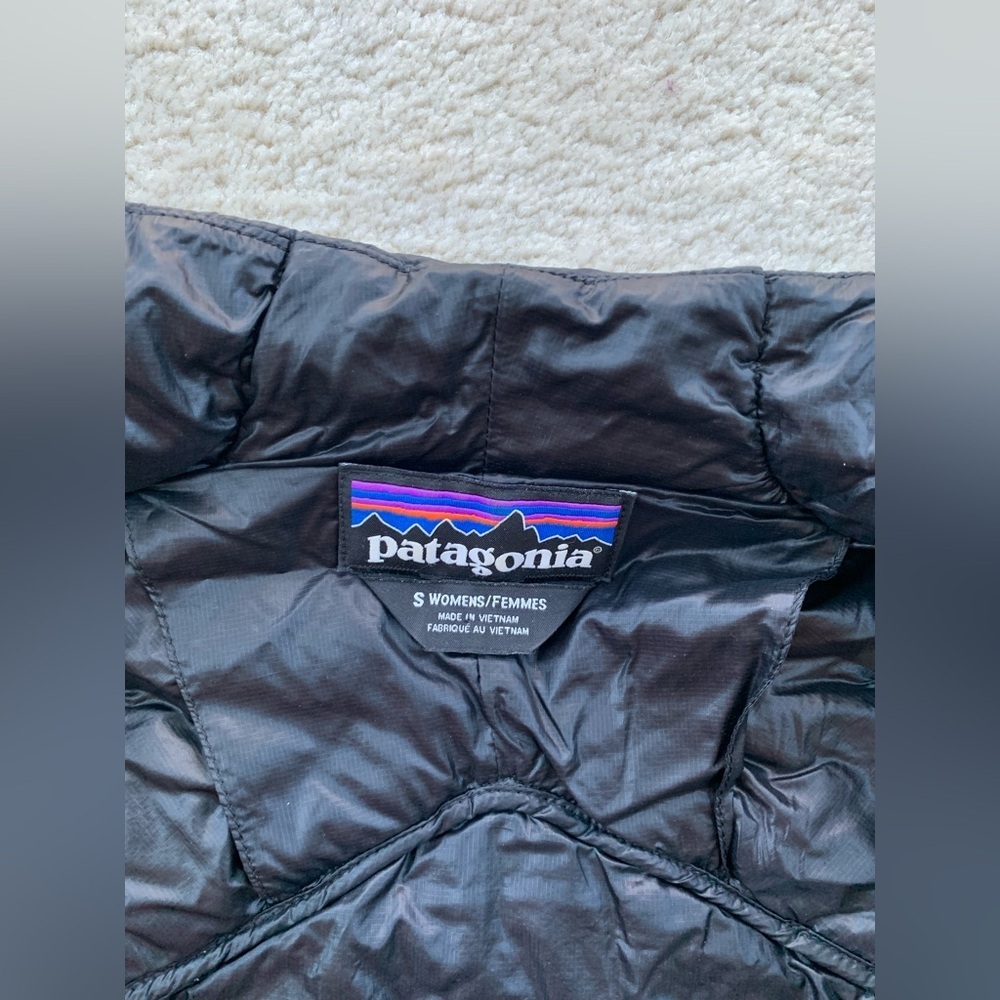 Patagonia Women’s Size Small Black Nano Puff Lightweight Insulated Jacket - Picture 5 of 13